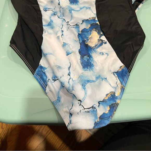 Girls long sleeve bathing suit with zipper closure front - Picture 6 of 6